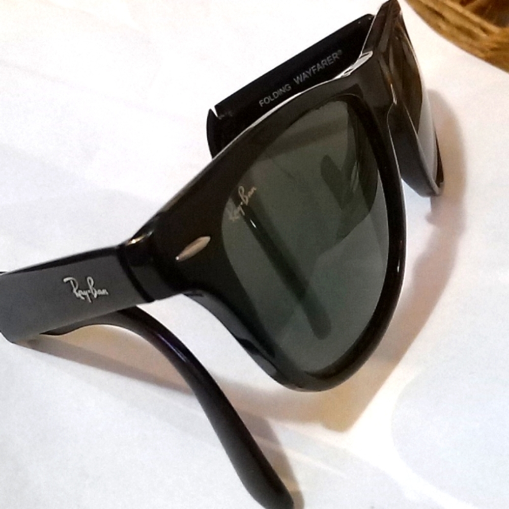 Folding wayfarer Ray-Ban sunglasses
